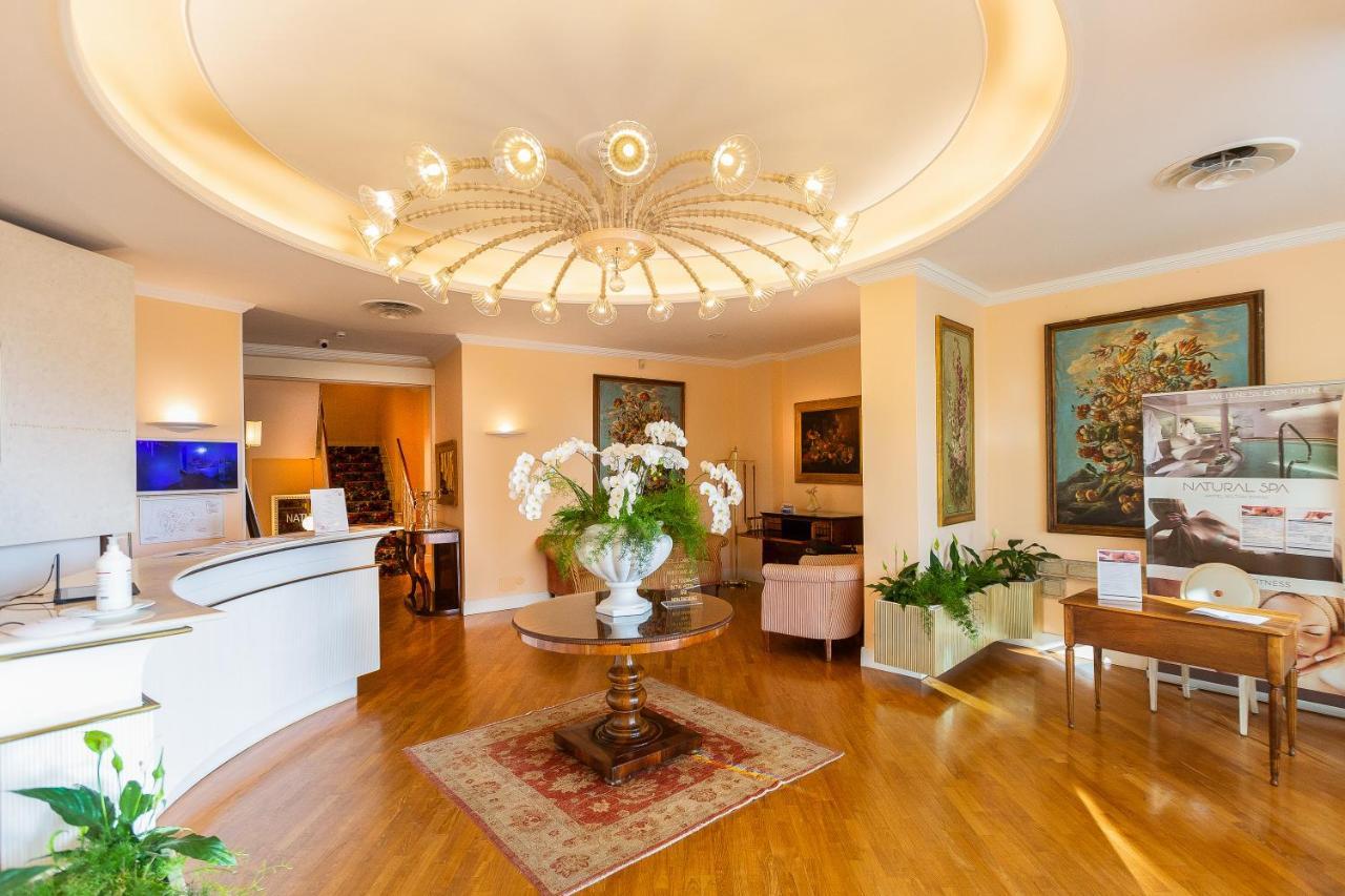 Hotel Milton Ρίμινι Εξωτερικό φωτογραφία