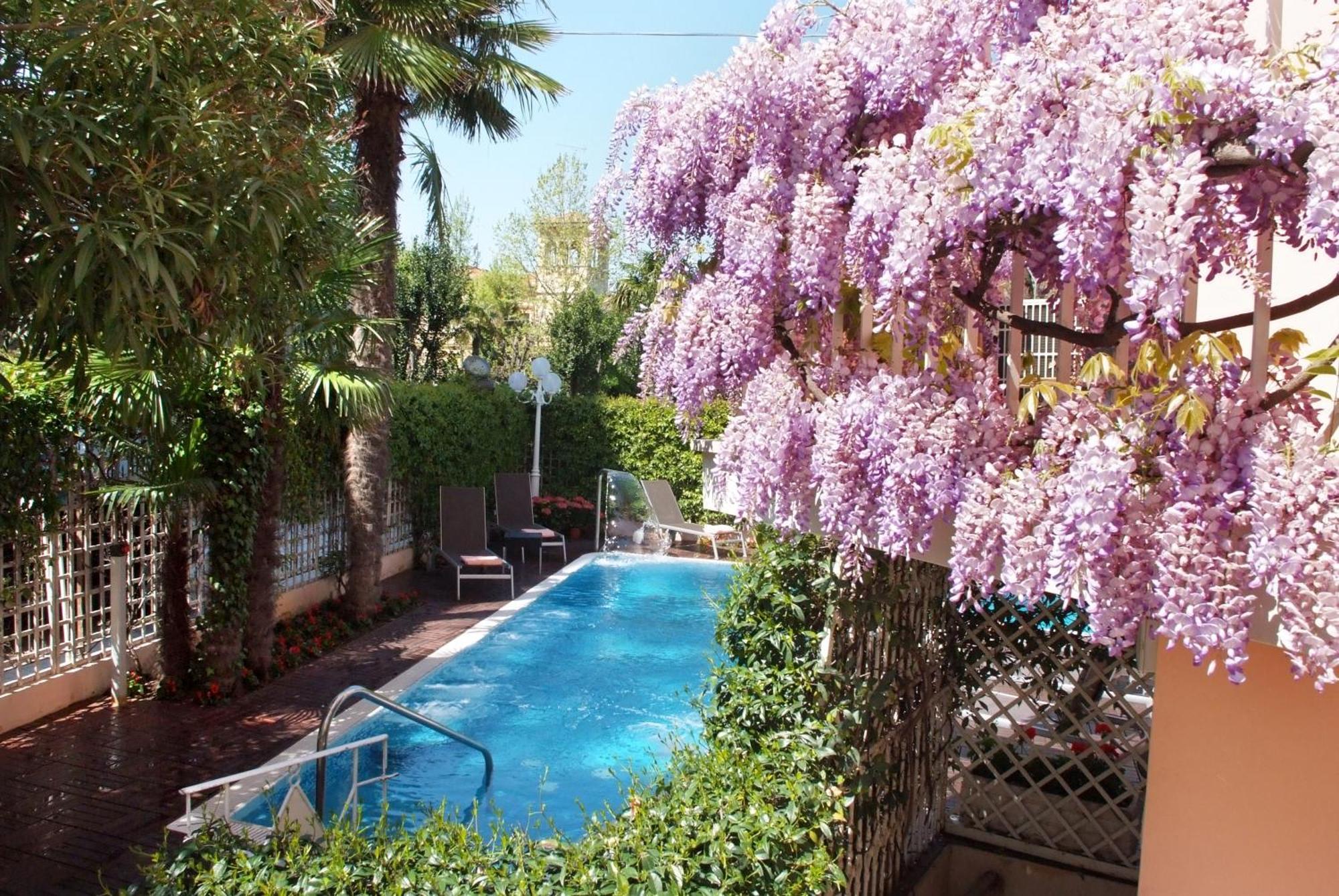 Hotel Milton Ρίμινι Εξωτερικό φωτογραφία